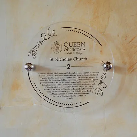 Hotel Queen Of *