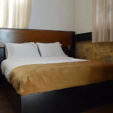 Queen Of Hotel